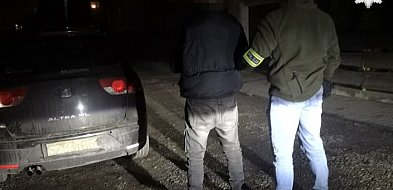 Wpadł przez tekturową tablicę-31788