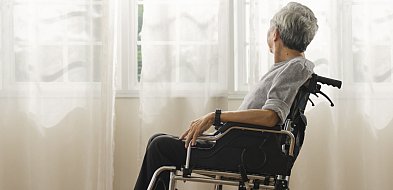 Zaoferował niepełnosprawnemu pomoc i go... okradł-31839