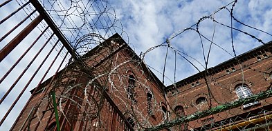 Dwóch przestępców we wspólnej kryjówce