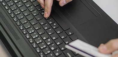 Niby instalator, a złodziej