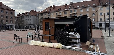 Inaguracja sezonu plenerowego. Na bytomskim Rynku powstaje pierwszy ogródek
