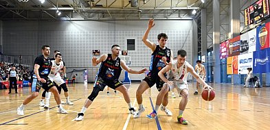 Koszykarze Polonii nie dali szans rywalom z Pleszewa
