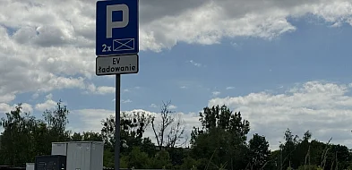 SY, ale na zielonym tle. W Bytomiu przybywa samochodów elektrycznych
