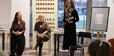 Poezja, wiosna i fotografie w miejskiej bibliotece