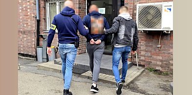 Rozbój na taksówkarzu i zniewaga policjantów