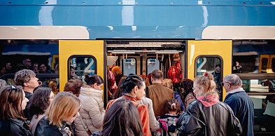 Coraz więcej lokalnych przedsiębiorców podróżuje pociągami Kolei Śląskich
