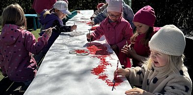 Bytomskie przedszkolaki w akcji „Tworzymy Najdłuższą Flagę Polski”