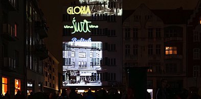 Sentymentalna ściana z miniaturowymi neonami dawnych bytomskich kin?