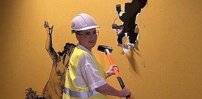 Symboliczne wyburzenie ściany w Muzeum Górnośląskim w Bytomiu