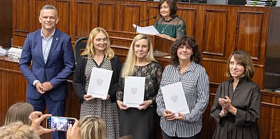 Nauczyciele otrzymali awanse zawodowe-29812