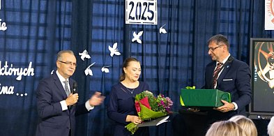 Szkoła na swe urodziny rozdała serca-30791