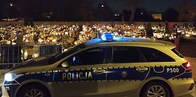 Policja apeluje o rozwagę podczas powrotu z cmentarzy-30845