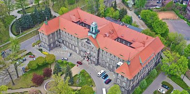 Uwaga! Urzędnicy będą mieć długi weekend!-30941