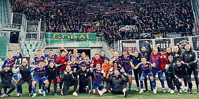 Niebiesko-czerwoni zdobyli Wrocław-30995