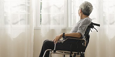 Zaoferował niepełnosprawnemu pomoc i go... okradł-31839