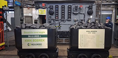 Ostatnie wagoniki z węglem z Bobrka wyjechały na powierzchnię-32035