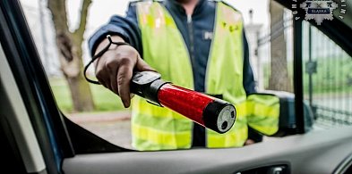 Pijany kierowca wbił się w barierkę-32314