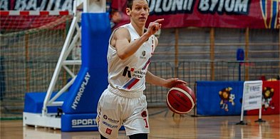 Trudny początek, imponujący koniec koszykarzy-32365