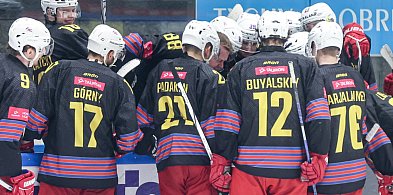 Hokeiści Polonii przegrali w Tychach-32425