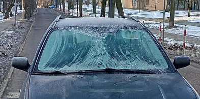 Nie odszronił szyb i potrącił kobietę na pasach