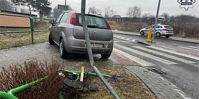 Trzy panie, jedno rondo i śliska nawierzchnia