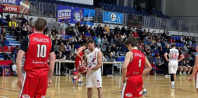 Głodni koszykarze zaczęli i skończyli z impetem