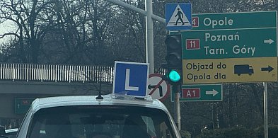 Ile kosztuje podstawowy kurs prawa jazdy kategorii B w Bytomiu?