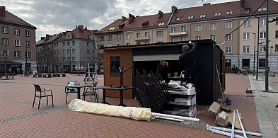 Inaguracja sezonu plenerowego. Na bytomskim Rynku powstaje pierwszy ogródek