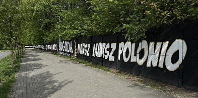 Marsz Polonii na promenadzie w Rozbarku. To najdłuższe graffiti w okolicy