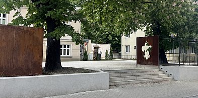 Uroczyste otwarcie zrewitalizowanego dziedzińca Domu Polskiego Ul