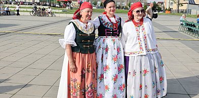 Pokozali, jak przajom ślonskiymu strojowi