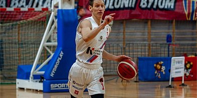 Trudny początek, imponujący koniec koszykarzy-32365