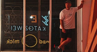 Człowiek, który kocha neony-31942