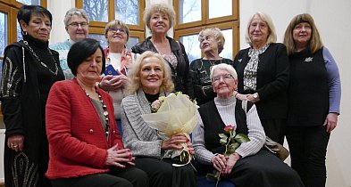 Z seniorami przy sztalugach