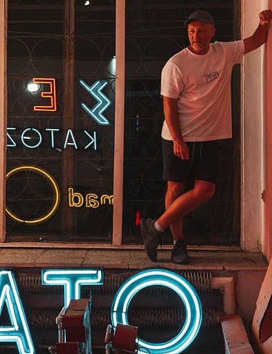 Człowiek, który kocha neony-31942