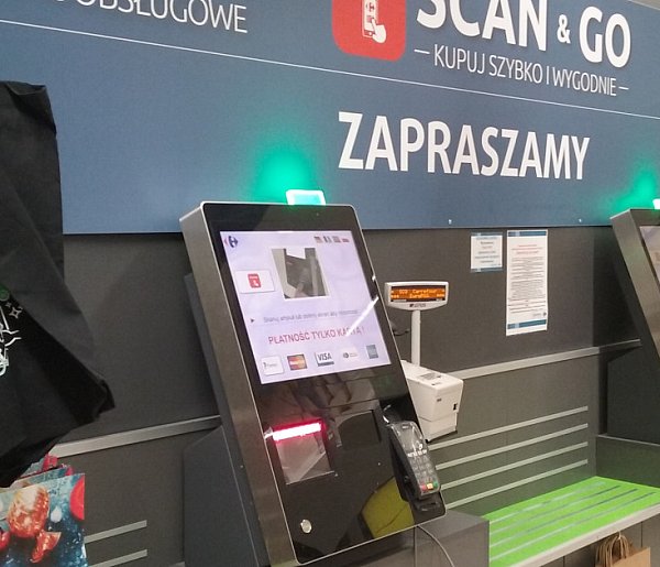 Gigant handlowy może opuścić kraj. Ma w Polsce 800 sklepów-30041