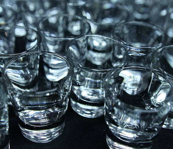 Alkohol łatwiejszy do zdobycia niż leki? Polacy mówią wprost: dość!-30297