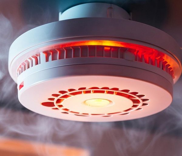 Rewolucja w przepisach pożarowych. Nowe obowiązki dla właścicieli domów i firm-30742