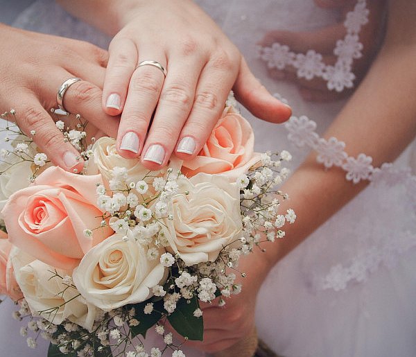 40 tys. zł za ślub i dziecko. PiS chce zachęcać do małżeństw i rodzicielstwa-31327