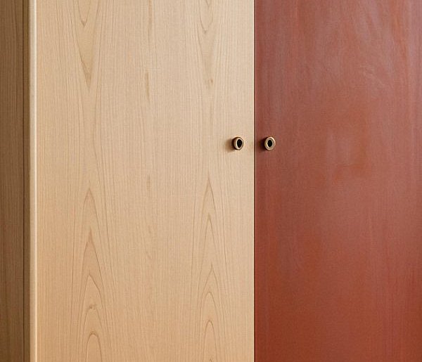 Przed policjantami schował się do szafy-31338