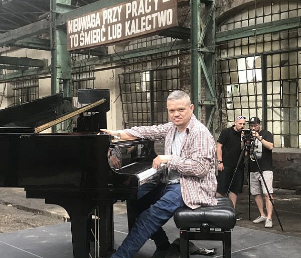 Fortepian cenniejszy od Mercedesa-31413