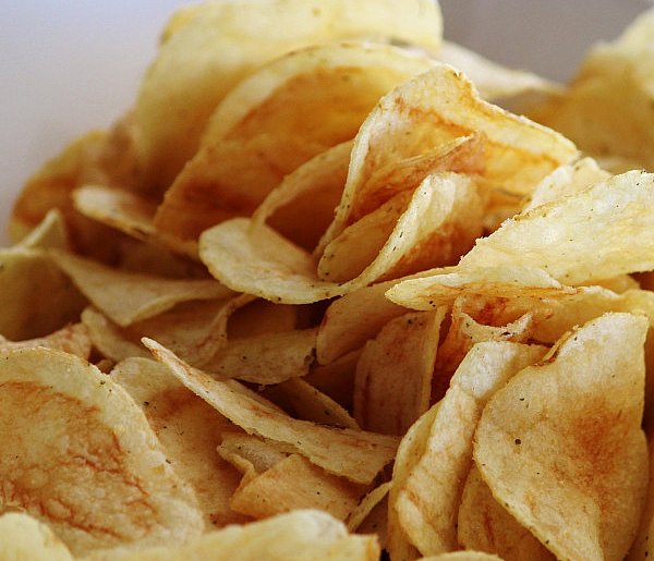 Podatek tłuszczowy uderzy w przekąski? Posłowie pokazują projekt-31660