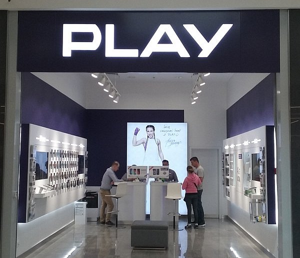 Potężna kara dla Play. Sieć ma zwrócić klientom pobrane środki-31663