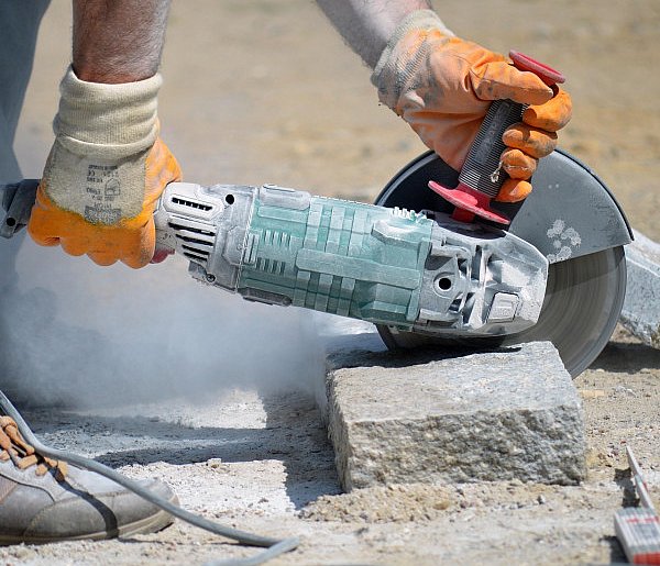 Weszły nowe przepisy. ZUS przyjmuje setki tysięcy wniosków-32320