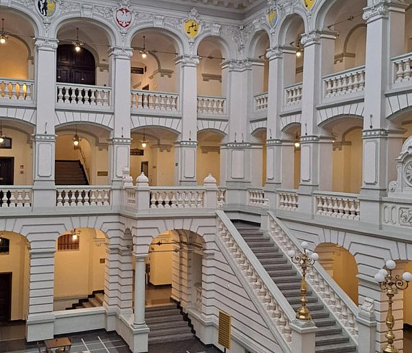 Mała święta sądzie!-32311