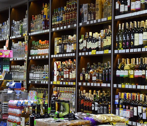 To codzienność wielu Polaków. Nowe dane o alkoholu niepokoją-32343