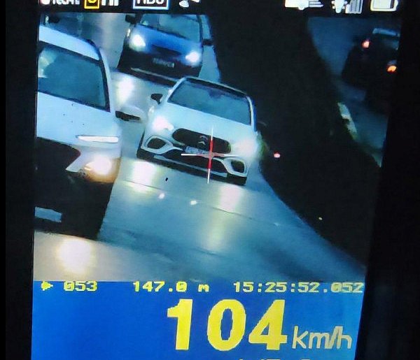 Stracił prawo jazdy, bo pędził jak szalony