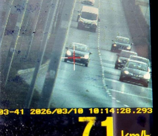 Jechał za szybko, mimo zakazów i do tego na bani