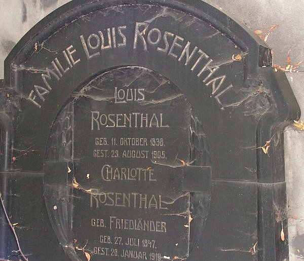 Można zwiedzić cmentarz żydowski