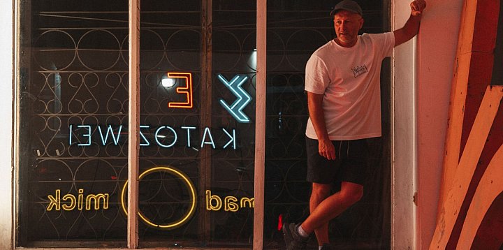 Człowiek, który kocha neony-31942